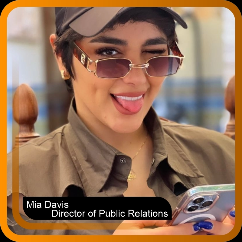 Mia Davis